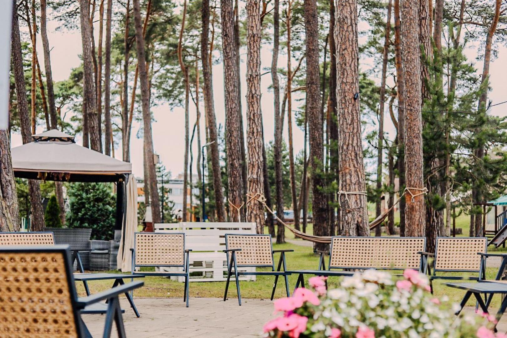 Forest Family Resort - Domki Caloroczne Устка Экстерьер фото