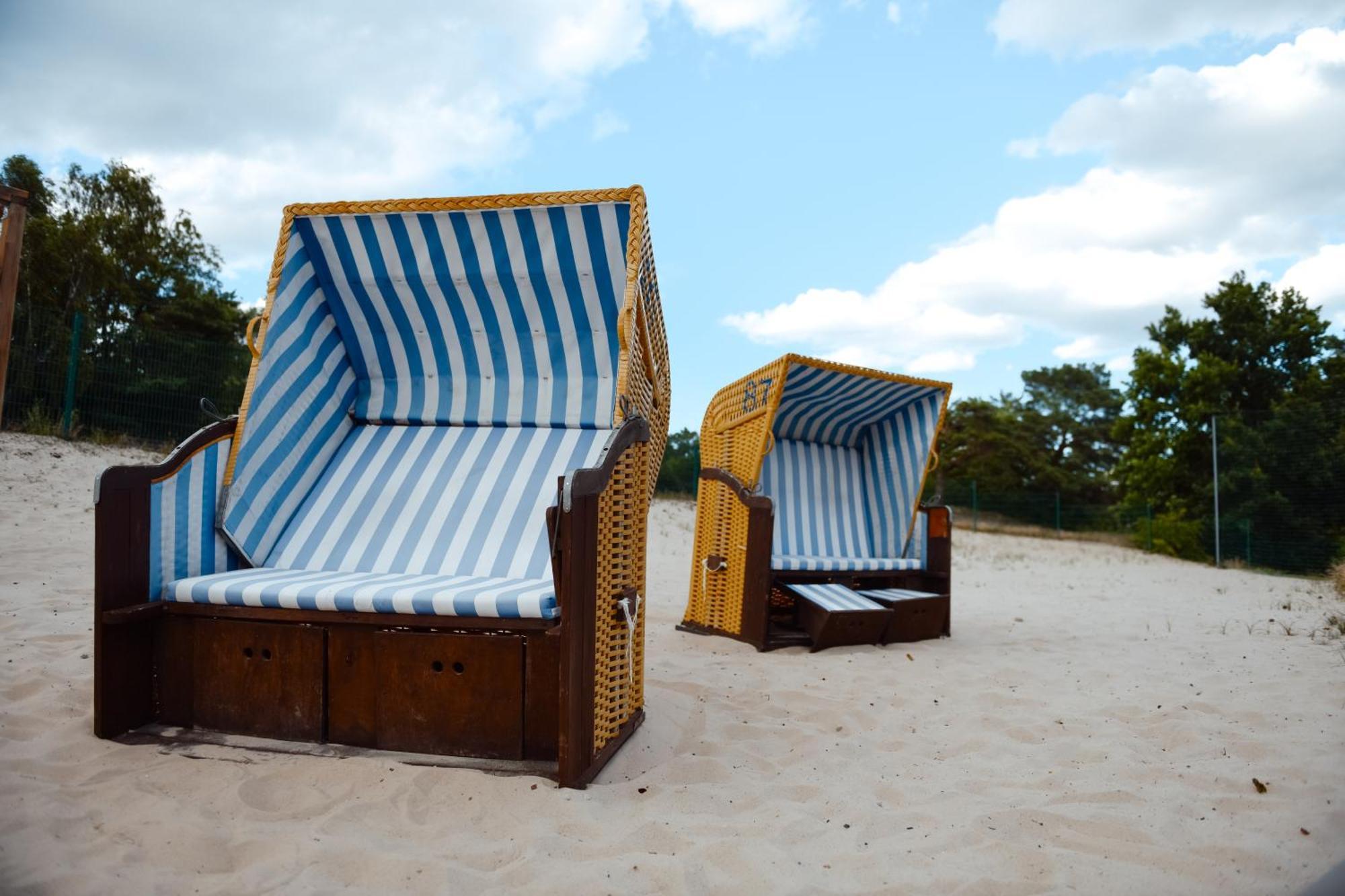 Forest Family Resort - Domki Caloroczne Устка Экстерьер фото