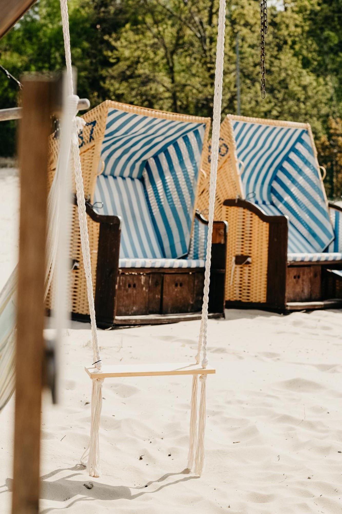 Forest Family Resort - Domki Caloroczne Устка Экстерьер фото
