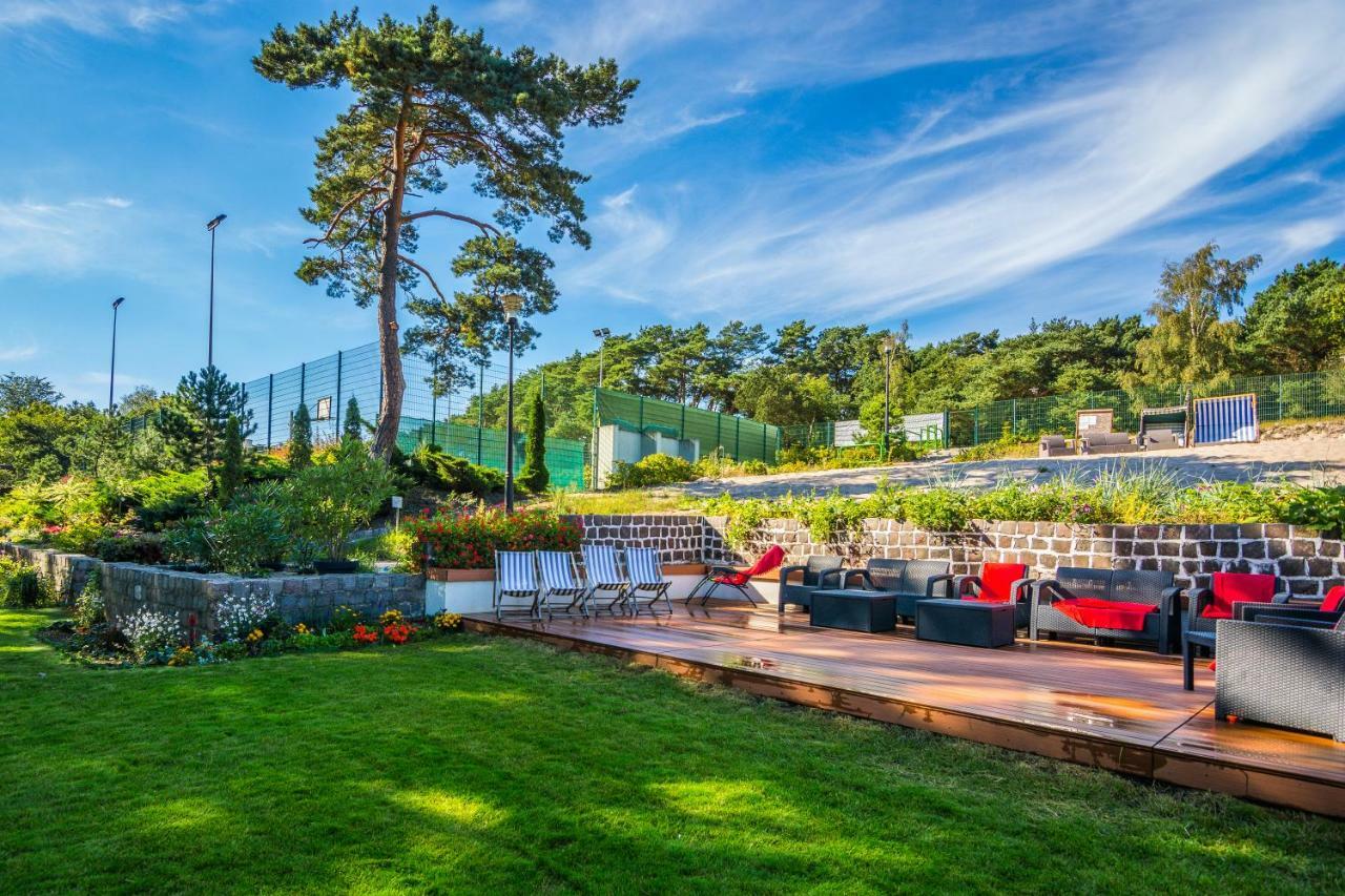 Forest Family Resort - Domki Caloroczne Устка Экстерьер фото